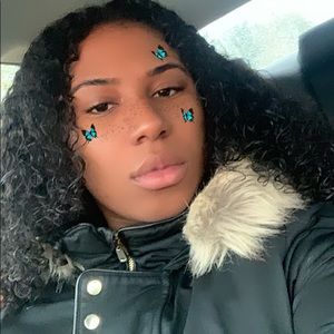 Meet your Posher, Raquel